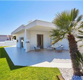 3 bedroom villa with pool & sea views, Alcamo Marina, sleeps 6-7